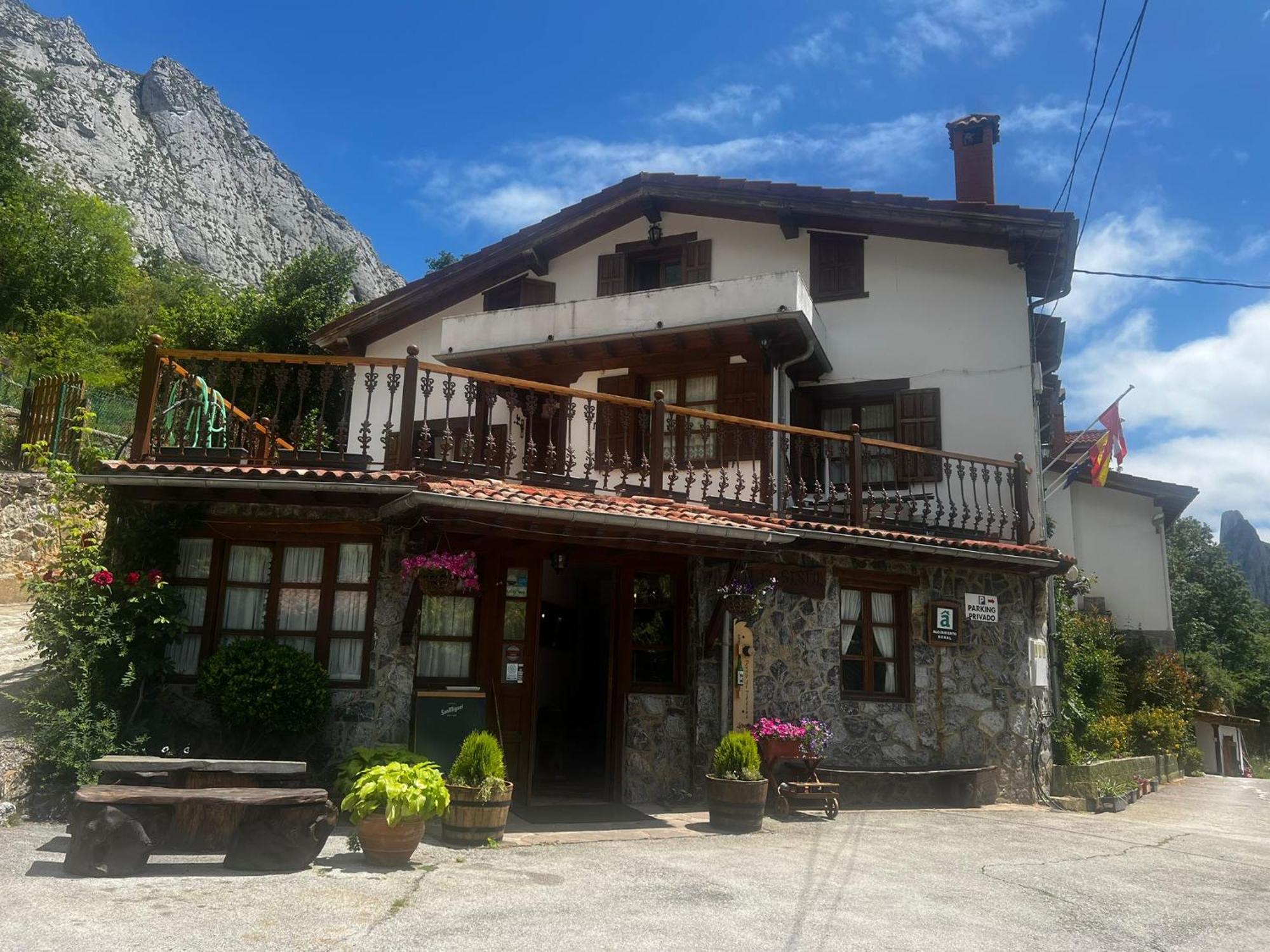 Hotel Rural El Sestil Dobres Exterior photo