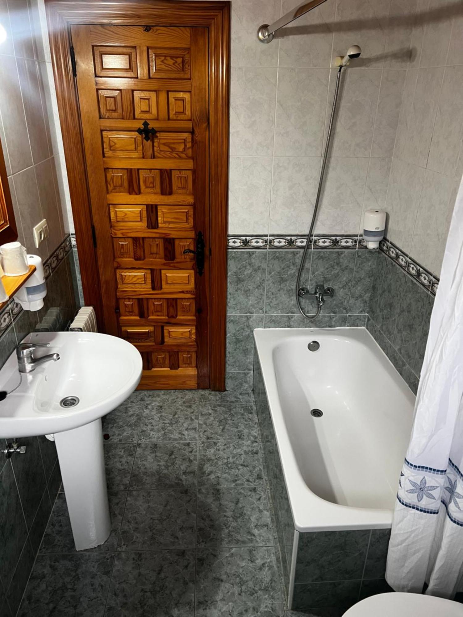 Hotel Rural El Sestil Dobres Exterior photo